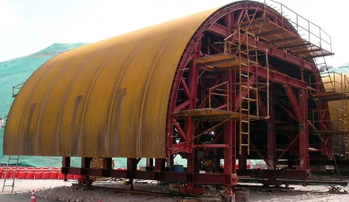 철제 거푸집 및 유로폼의 부식 방지를 위한 세라콘 COAT 스프레이 도포 현장